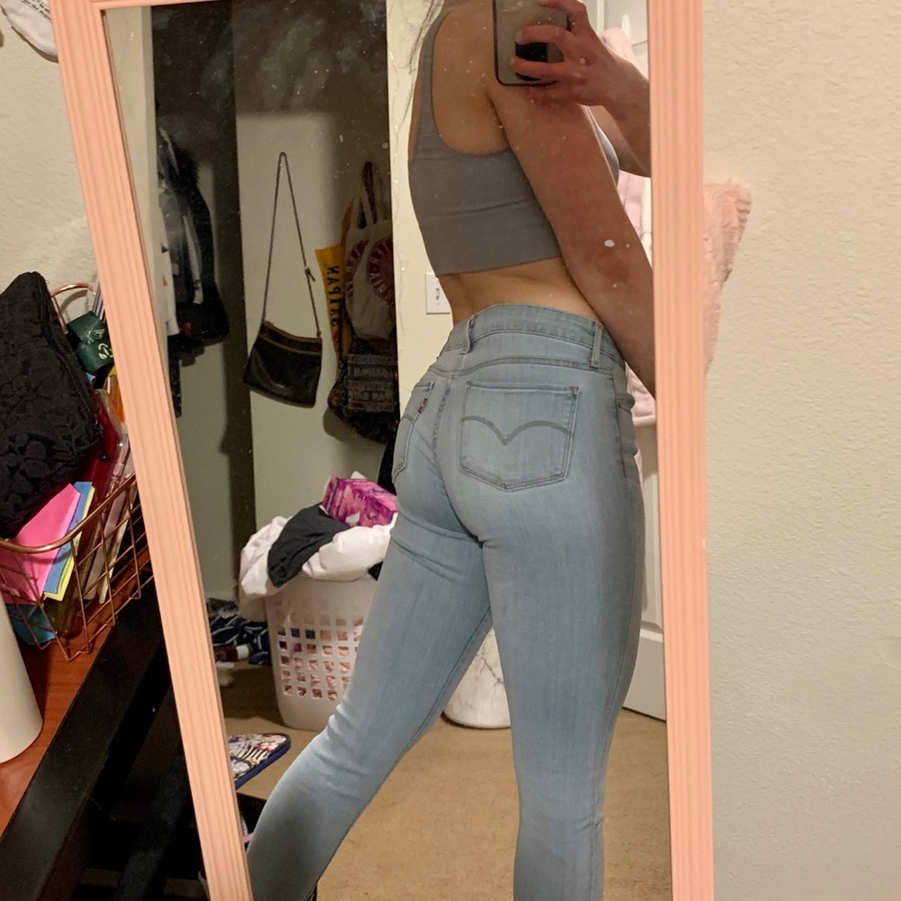 Levi’s 711 Skinny Jeans